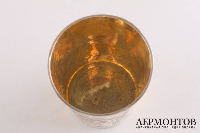 Стакан с штихельным узором. Серебро, золочение. Россия, Москва, 1733 год.