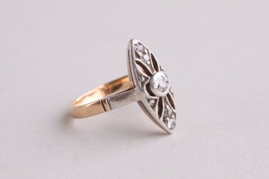 Кольцо. Золото 56 пробы, серебро, бриллианты. Российская империя, нач. XX в.