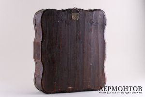 Икона Преподобной Елизаветы  Чудотворицы и Великомученицы Варвары в киоте.