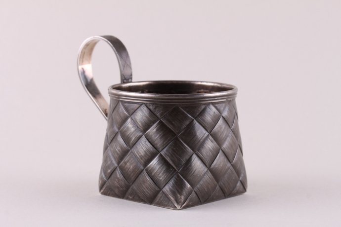 Подстаканник с имитацией плетения. Серебро 84 пробы. Россия, Санкт-Петербург, 1893 г.