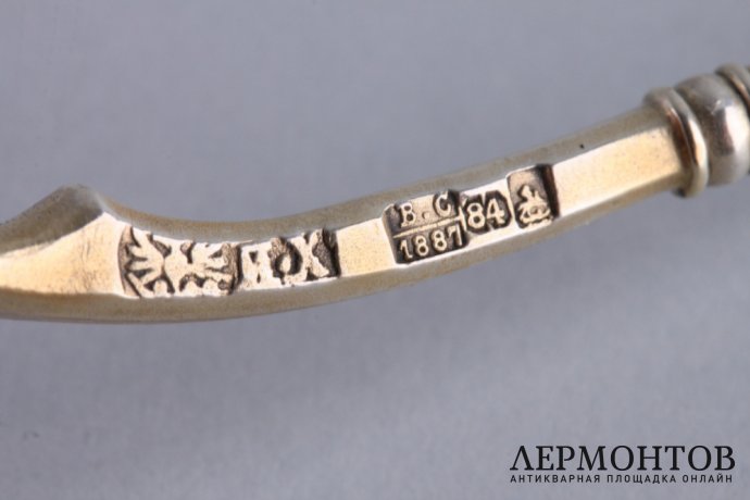 Ложка. Иван Хлебников. Выемчатая эмаль. Серебро 84 пробы. Россия, Москва, 1887 год.