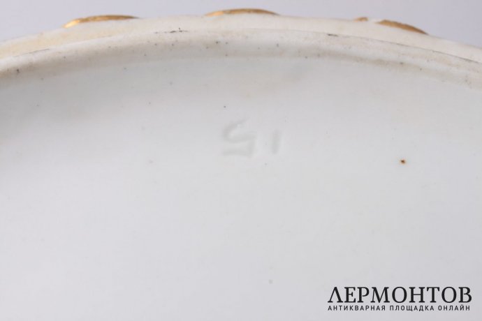 Большое кашпо с живописью в классическом стиле. ИФЗ. Фарфор, роспись, золочение. XIX в.