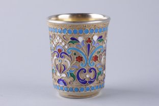 Стопка с полихромной эмалью по скани. Серебро 84 пробы. Москва, Россия, 1899-1908 гг.