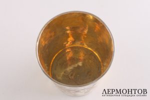 Стакан с штихельным узором. Серебро, золочение. Россия, Москва, 1733 год.