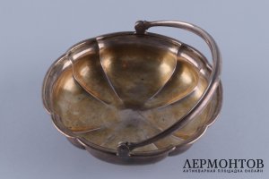 Конфетница вазочка. Сазиков. 1863 г. Серебро 84. Российская империя