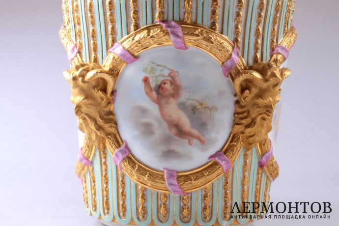 Большое кашпо с живописью в классическом стиле. ИФЗ. Фарфор, роспись, золочение. XIX в.