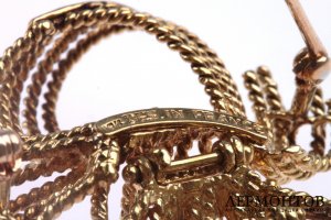 Брошь с бриллиантами 1,88 k. Золото 750. Франция