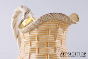 Кувшин с имитацией плетения. ИФЗ. Фарфор, роспись, золочение. 1860-1870-е гг.