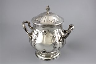 СЕРЕБРЯНАЯ САХАРНИЦА. OLIVER CARON. СЕРЕБРО 950 ПРОБЫ. ФРАНЦИЯ, 1900-Е ГГ.