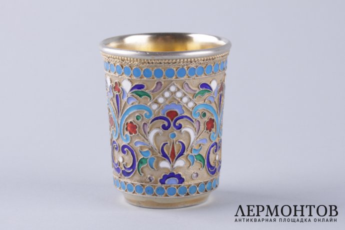 Стопка с полихромной эмалью по скани. Серебро 84 пробы. Москва, Россия, 1899-1908 гг.