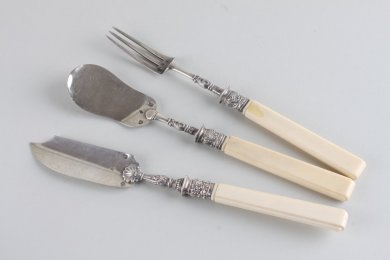 Набор для закусок в стиле ампир. Серебро 950 пробы, кость. Франция, пер. пол. XIX в.