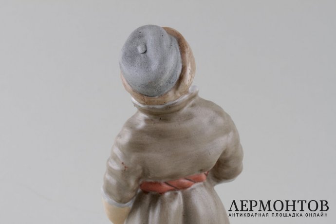 Фигурка. Юный дровосек. Фарфор, роспись. Песочное, 1с. 1955 год. СССР